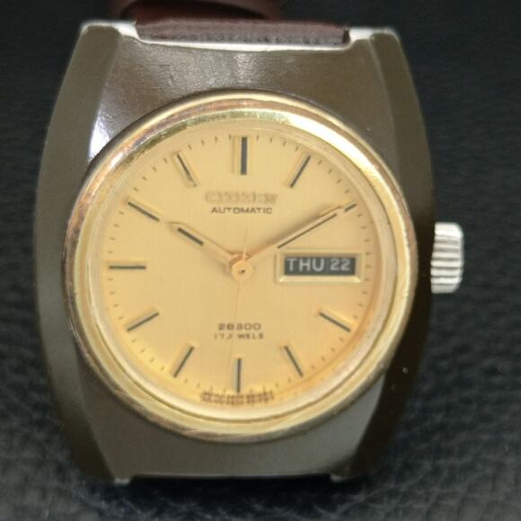 Vintage 1980 Citizen Automatic Womans Black Watch W/daydate & Gold accents main image 7
